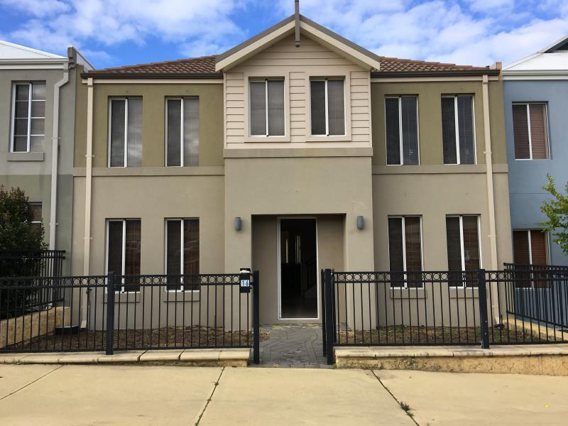 LARGE TWO STOREY TOWNHOUSE SOON AVAILABLE FOR RENT!