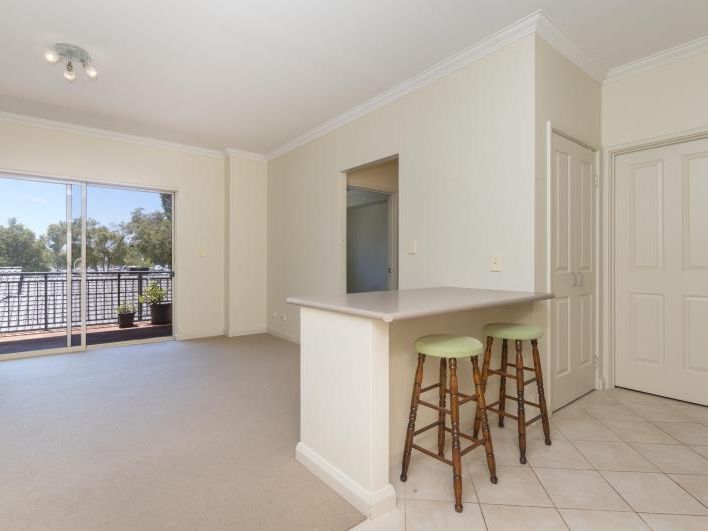 WELL PRESENTED CENTRAL APARTMENT - 6 MONTH LEASE INITIALLY